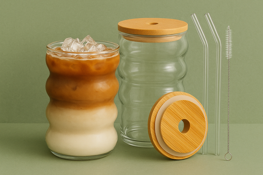 Golvende Dubbelwandige Glazen Bekers met Rietje – Voor Matcha & Koffie (Set van 2)